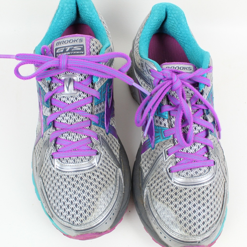 BROOKS ADRENALINE GTS 17 PERFORMANCE RUNNING SHOE